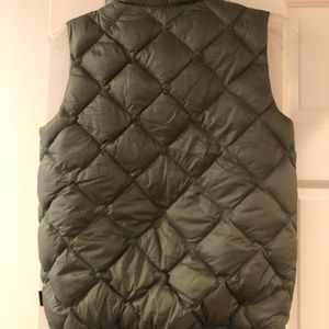 Patagonia Women’s Down Vest size small
